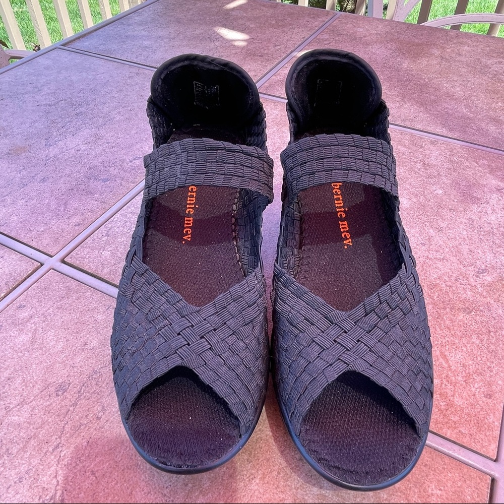 WOMEN'S BERNIE MEV LULIA CLOGS Size 37